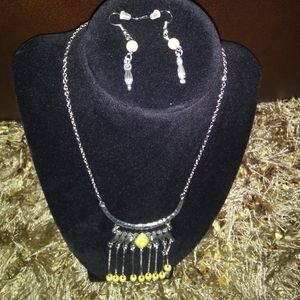 Jewelry set necklace and matching earrings